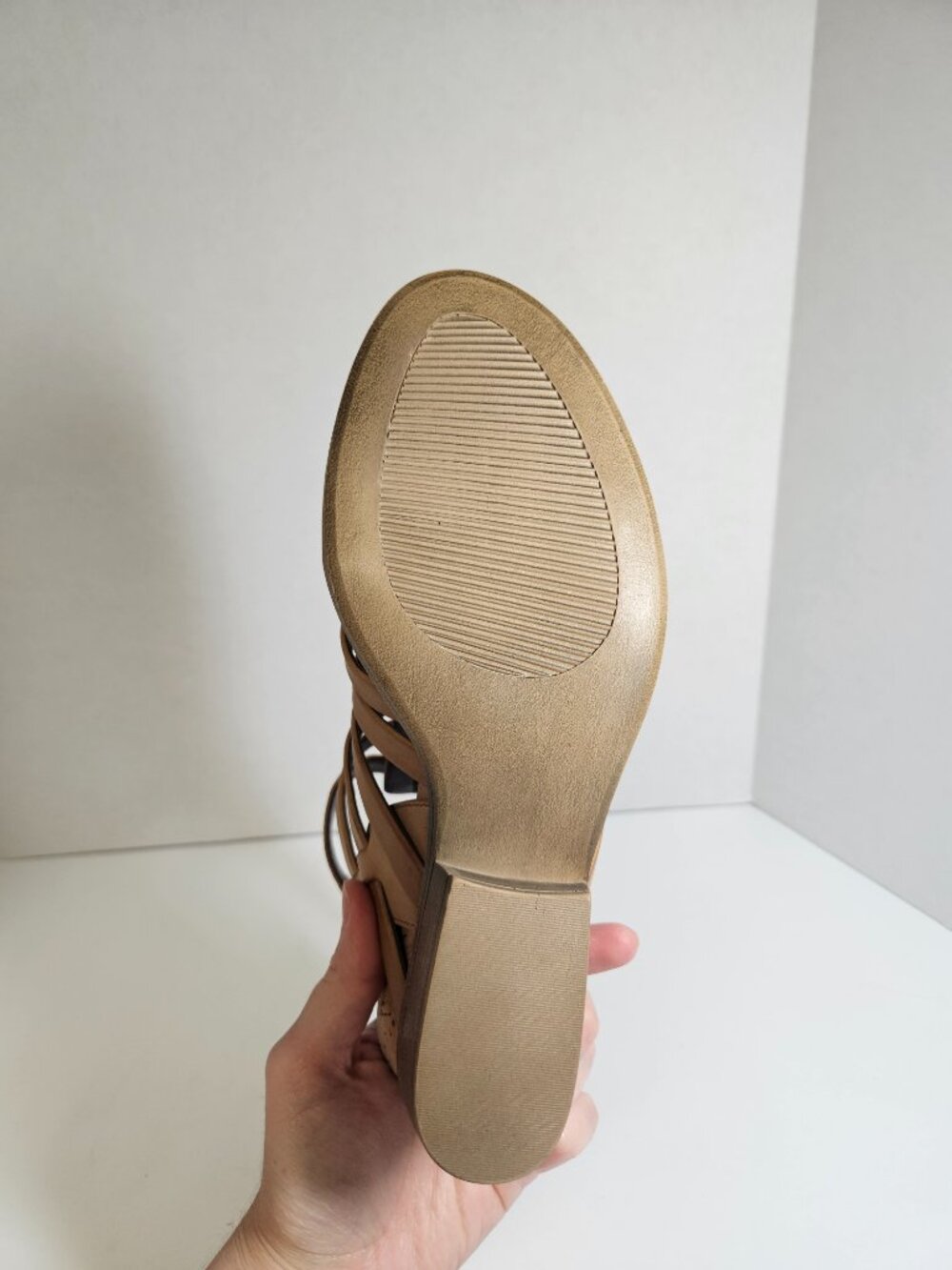 White Mountain Heel Sandal - Picture 9 of 9